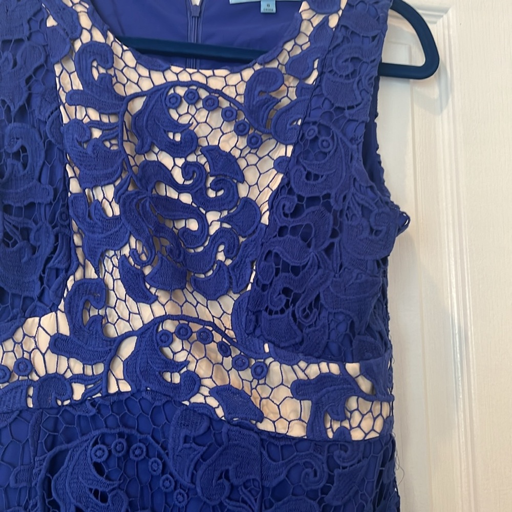 Beautiful dress - Picture 2 of 3